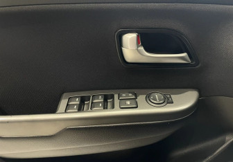 Подержанный автомобиль Kia Rio Sedan 2015 года (17 фото)