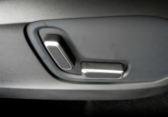 Подержанный автомобиль Zeekr 001 2022 года (25 фото)