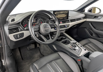 Подержанный автомобиль Audi A5 Convertible 2020 года (16 фото)