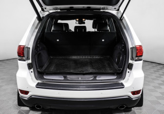 Подержанный автомобиль Jeep Grand Cherokee 2013 года (14 фото)