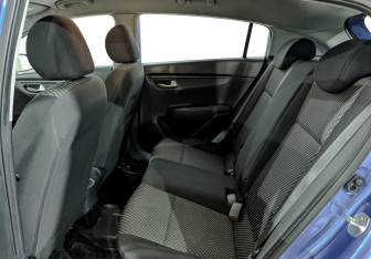 Подержанный автомобиль Kia Rio Hatchback 2019 года (16 фото)