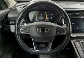 Подержанный автомобиль Geely Atlas Pro 2023 года (25 фото)