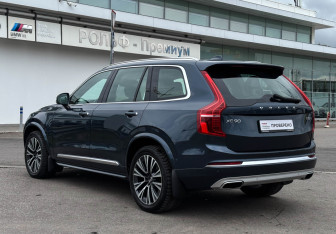 Подержанный автомобиль Volvo XC90 2020 года (7 фото)