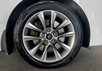 Подержанный автомобиль Hyundai i40 Sedan 2015 года (19 фото)