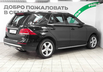 Подержанный автомобиль Mercedes-Benz GLE 2016 года (4 фото)