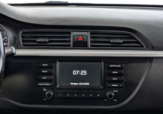 Подержанный автомобиль Kia Rio Hatchback 2019 года (16 фото)