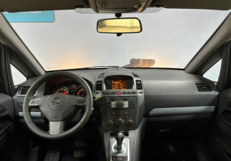 Подержанный автомобиль Opel Zafira Compactvan 2007 года (10 фото)