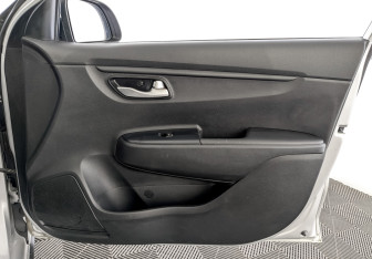 Подержанный автомобиль Kia Rio Hatchback 2021 года (24 фото)