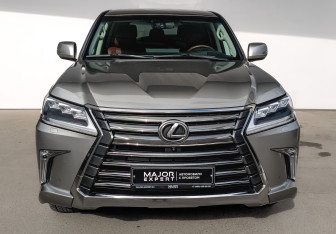 Подержанный автомобиль Lexus LX 2017 года (2 фото)