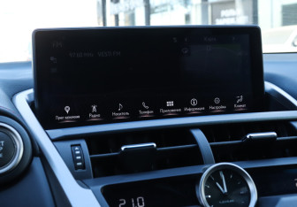 Подержанный автомобиль Lexus NX 2019 года (18 фото)