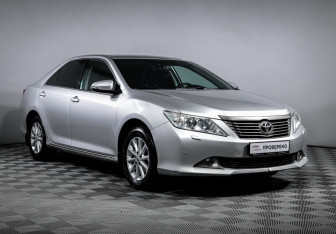 Подержанный автомобиль Toyota Camry Sedan 2013 года (3 фото)