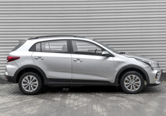 Подержанный автомобиль Kia Rio Hatchback 2021 года (3 фото)