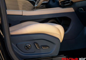 Подержанный автомобиль Voyah Free 2023 года (11 фото)