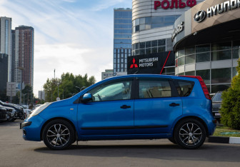 Подержанный автомобиль Nissan Note 2007 года (6 фото)