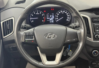 Подержанный автомобиль Hyundai Creta 2017 года (10 фото)