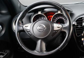 Подержанный автомобиль Nissan Juke 2012 года (13 фото)