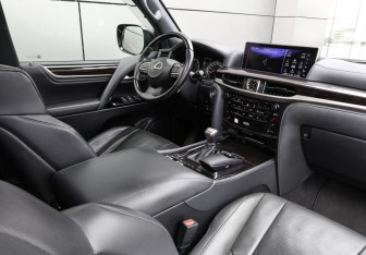 Подержанный автомобиль Lexus LX 2020 года (12 фото)