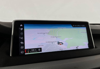 Подержанный автомобиль BMW X5 2018 года (21 фото)