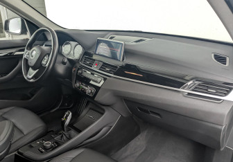 Подержанный автомобиль BMW X1 2020 года (11 фото)