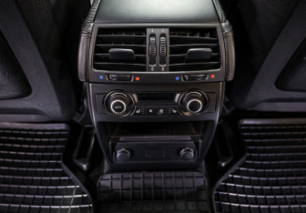 Подержанный автомобиль BMW X6 M 2012 года (24 фото)