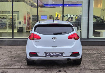 Подержанный автомобиль Kia Ceed Hatchback 2014 года (7 фото)