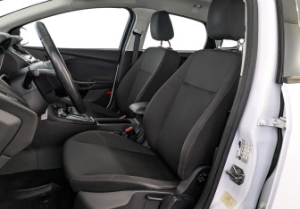 Подержанный автомобиль Ford Focus Hatchback 2018 года (20 фото)