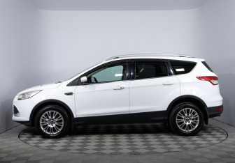Подержанный автомобиль Ford Kuga 2014 года (8 фото)