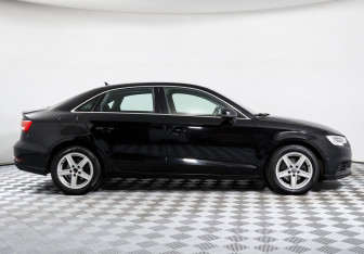 Подержанный автомобиль Audi A3 Sedan 2017 года (4 фото)