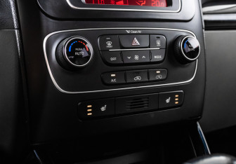 Подержанный автомобиль Kia Sorento 2012 года (18 фото)