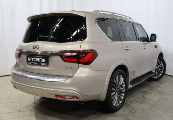 Подержанный автомобиль Infiniti QX80 2018 года (4 фото)