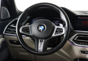 Подержанный автомобиль BMW X7 2021 года (15 фото)