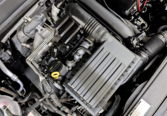 Подержанный автомобиль SEAT Leon Hatchback 2013 года (9 фото)