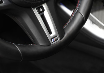 Подержанный автомобиль BMW X5 M 2021 года (19 фото)