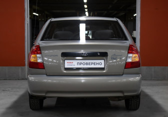 Подержанный автомобиль Hyundai Accent Sedan 2009 года (6 фото)