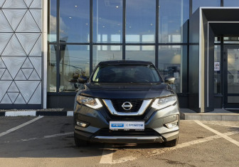 Подержанный автомобиль Nissan X-Trail 2019 года (2 фото)