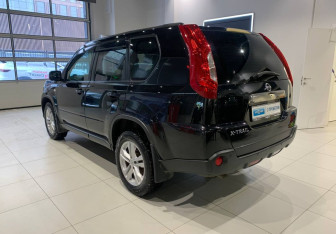 Подержанный автомобиль Nissan X-Trail 2013 года (7 фото)