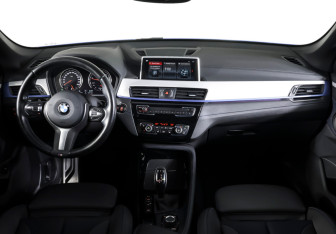 Подержанный автомобиль BMW X1 2020 года (13 фото)