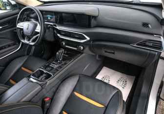 Подержанный автомобиль FAW Bestune T77 2020 года (8 фото)