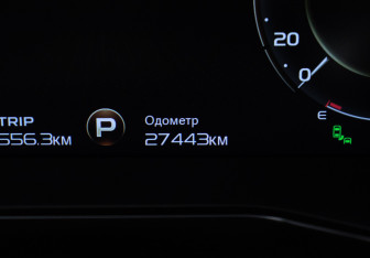 Подержанный автомобиль Geely Tugella 2024 года (12 фото)