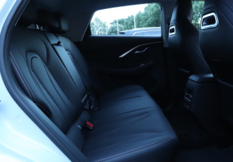 Подержанный автомобиль Omoda C5 2023 года (10 фото)