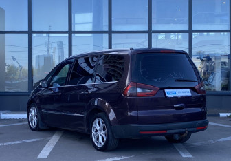 Подержанный автомобиль Ford Galaxy 2012 года (7 фото)