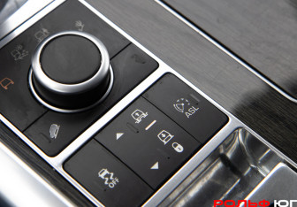 Подержанный автомобиль Land Rover Range Rover Sport 2014 года (15 фото)