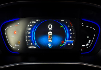 Подержанный автомобиль Geely Coolray 2023 года (13 фото)