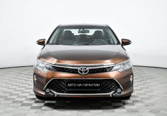Подержанный автомобиль Toyota Camry Sedan 2017 года (2 фото)
