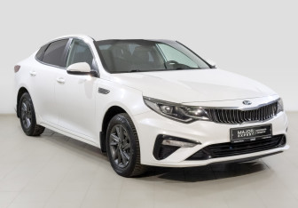 Подержанный автомобиль Kia Optima Sedan 2018 года (3 фото)