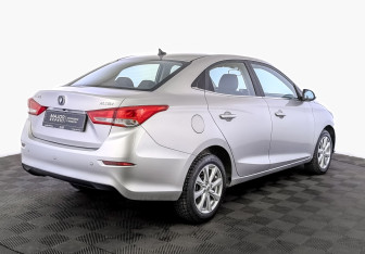 Подержанный автомобиль Changan Alsvin 2023 года (5 фото)