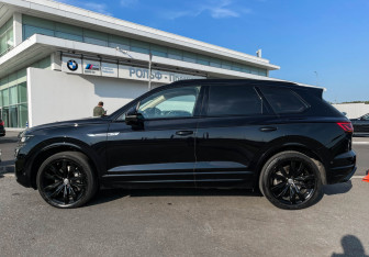 Подержанный автомобиль Volkswagen Touareg 2019 года (8 фото)