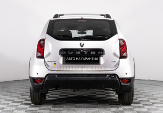 Подержанный автомобиль Renault Duster 2017 года (4 фото)