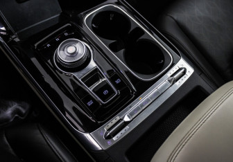 Подержанный автомобиль Kia Carnival 2021 года (26 фото)