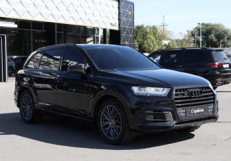 Подержанный автомобиль Audi Q7 2016 года (3 фото)